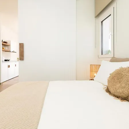 Konstantinou Deluxe Skála Marión