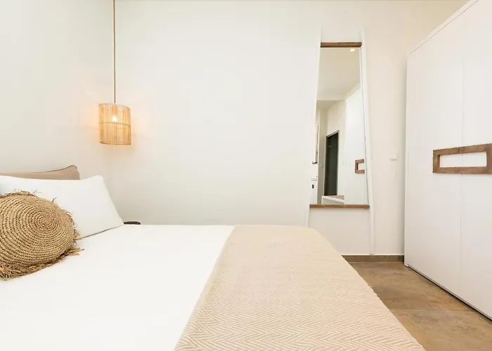 Konstantinou Deluxe Apartamento *