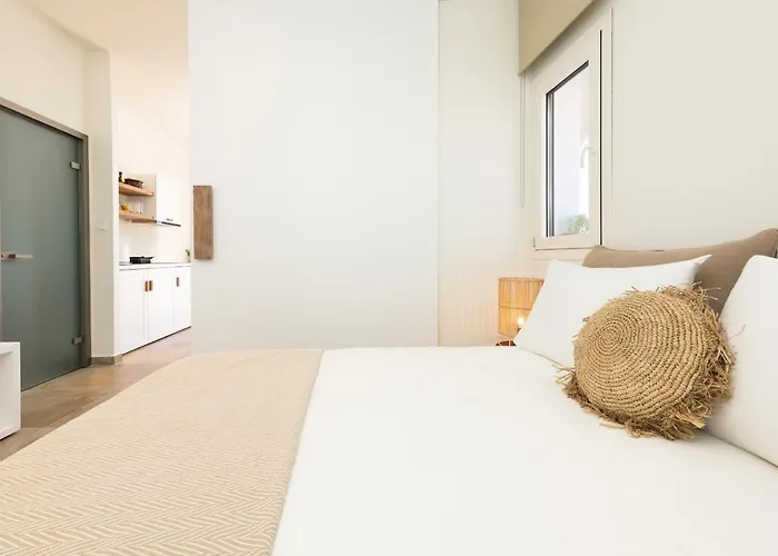 Konstantinou Deluxe Skála Marión