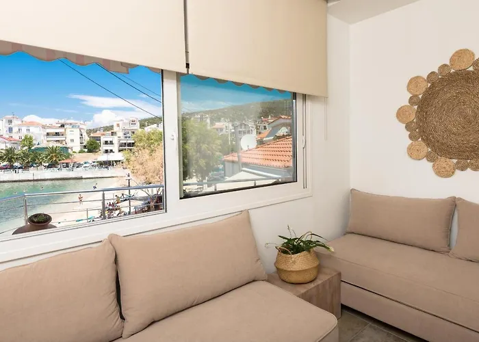 Konstantinou Deluxe Skála Marión